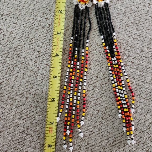 Flower beaded earrings - Picture 2 of 5